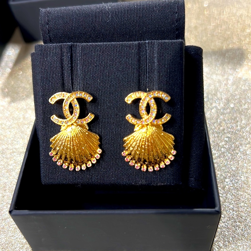 Chanel 23C Crystal Sea Shell Earrings